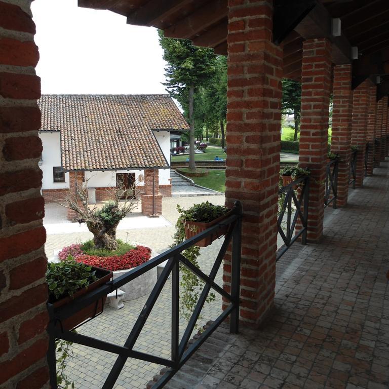 Hotel Novarello Granozzo con Monticello Exterior photo
